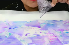 小姐姐吃冰片会怎么样,小姐姐挑战冰片，效果如何？